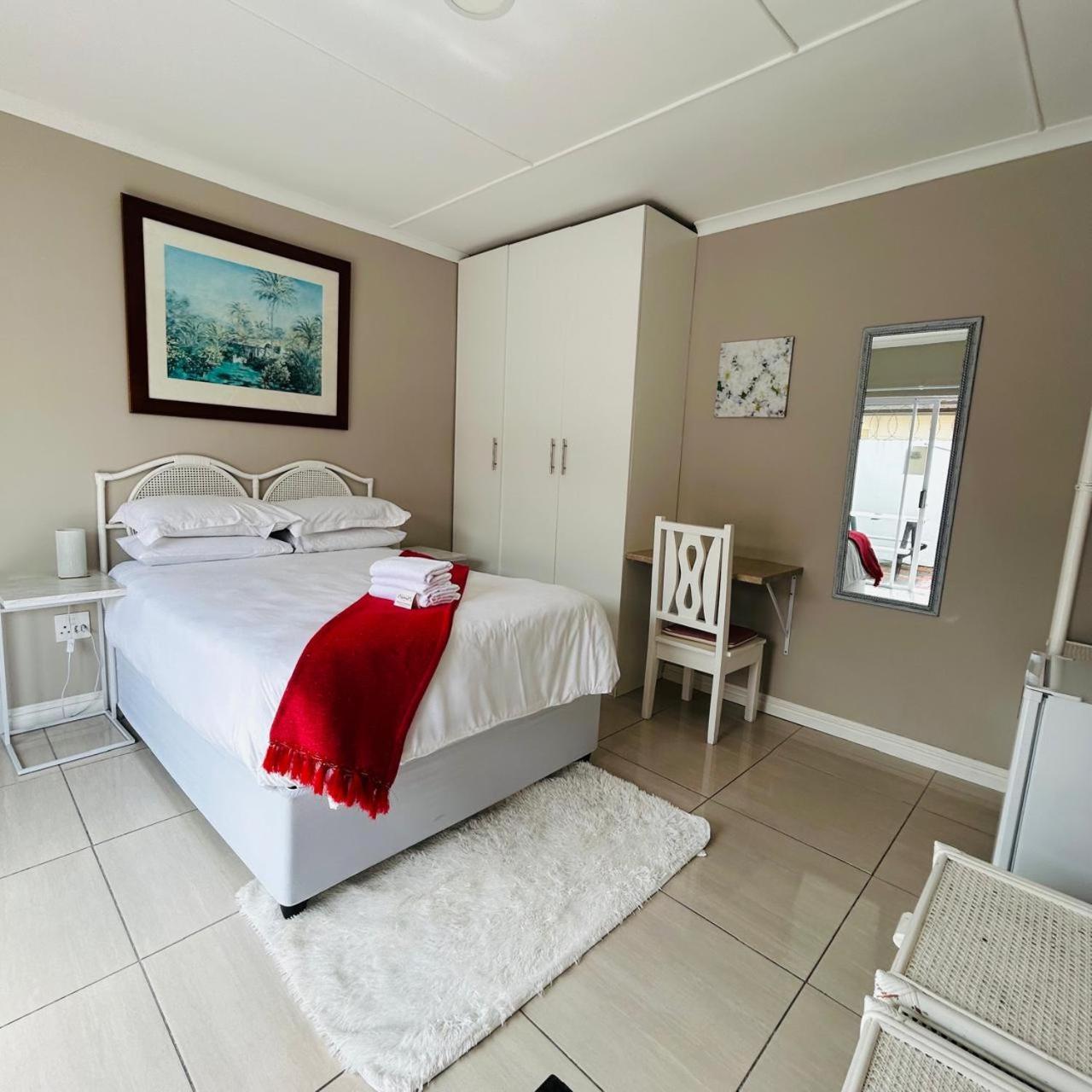 Hidden Bliss Guesthouse East London Rum bild